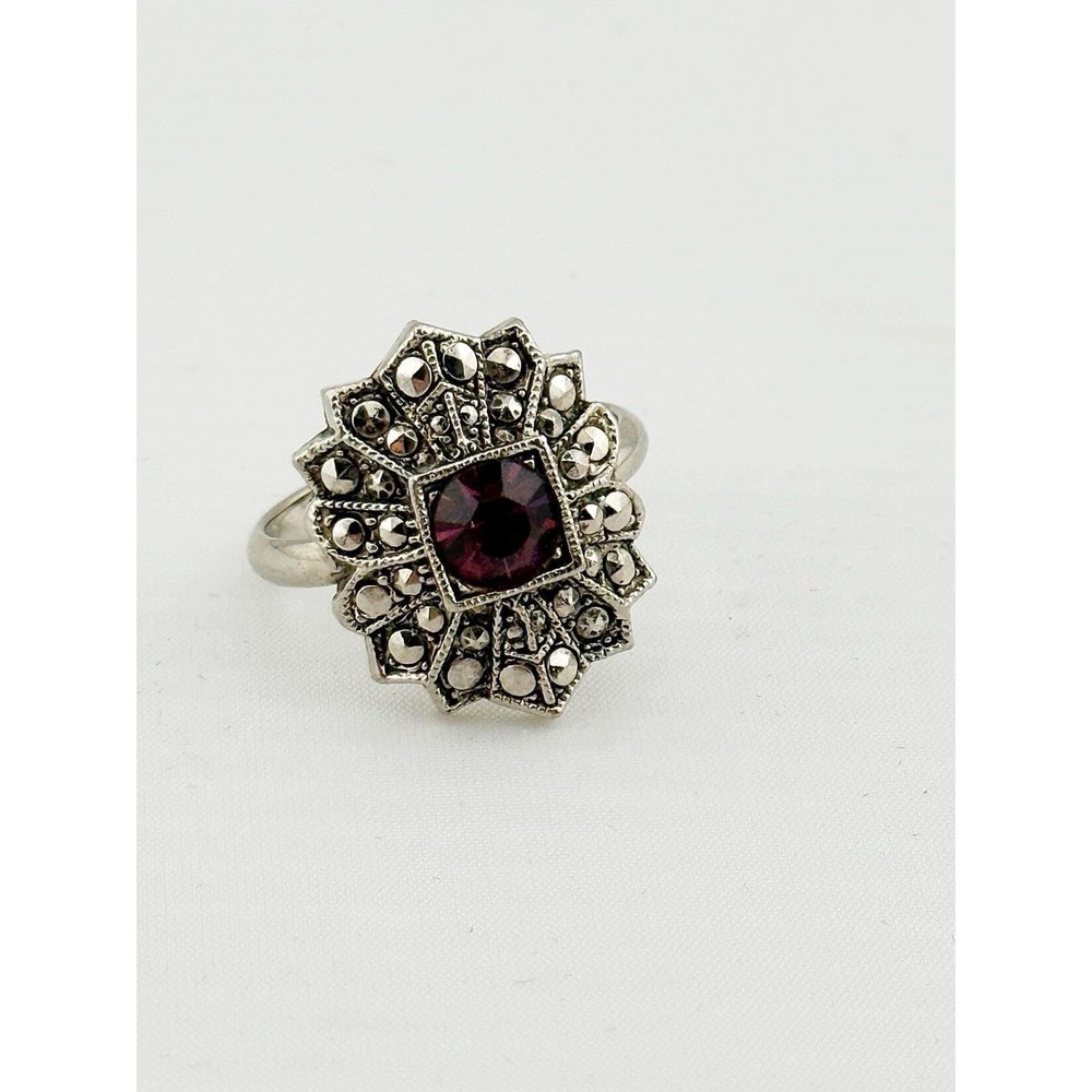 Vintage Avon 1990's Art Deco Royal Radiance Ring With A Purple Stone.